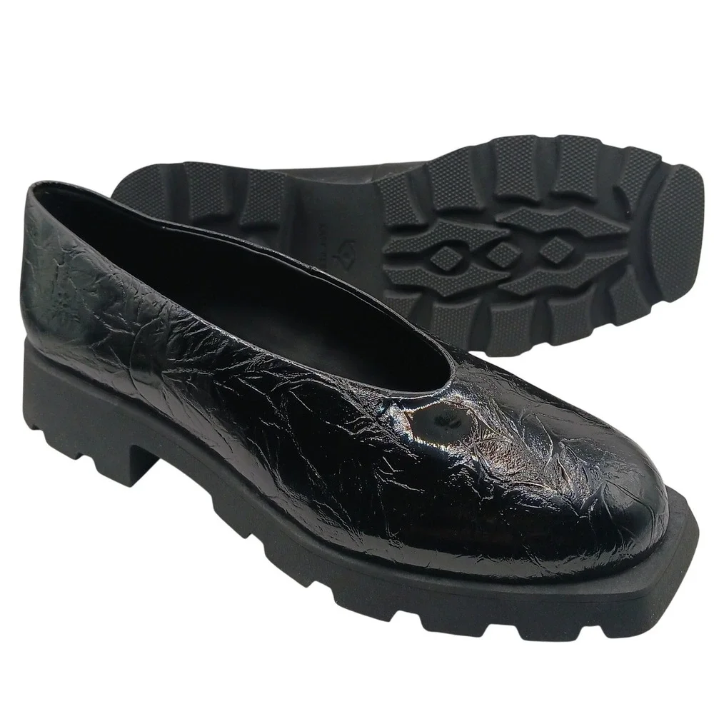 NIB Katy Perry The Daarling Black Crinkled Patent Lug Sole Loafers 9.5 Slip-on
